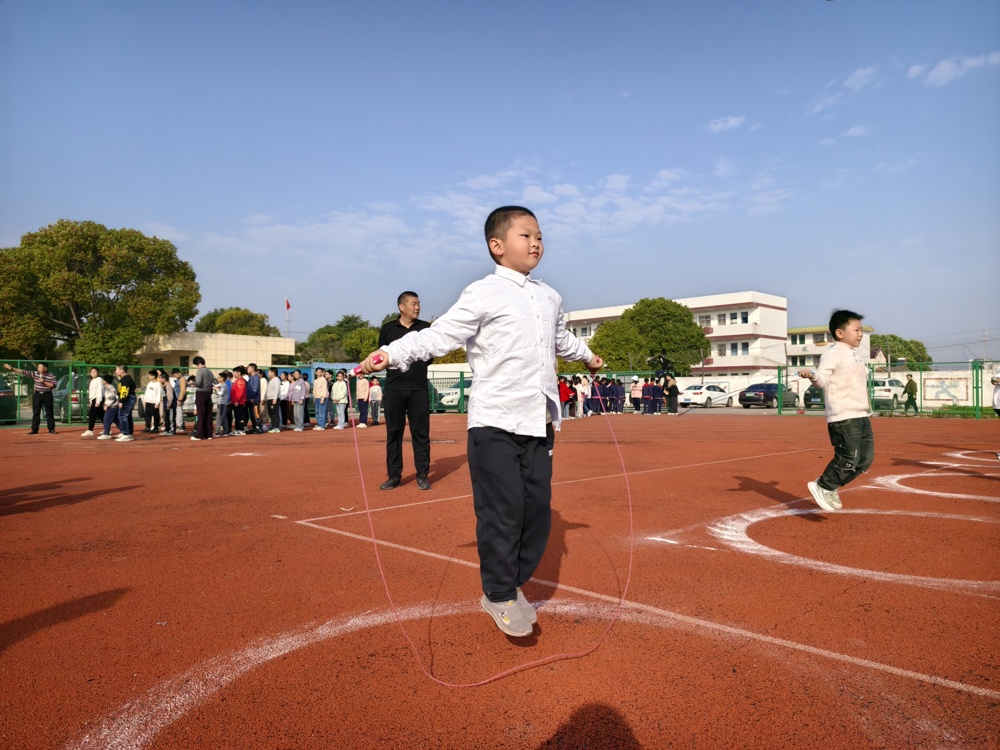 fcbc6a4318564de2aeead604cca56c4a.jpg